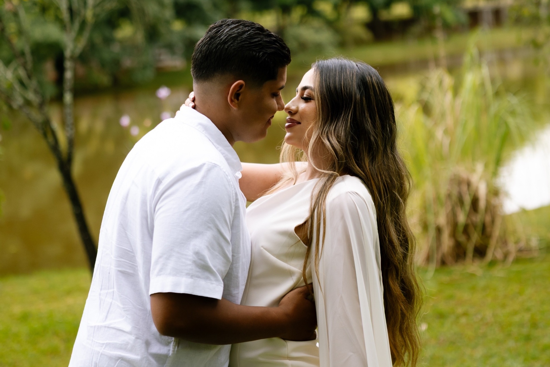 Pedro e Ana prestes a se beijar
